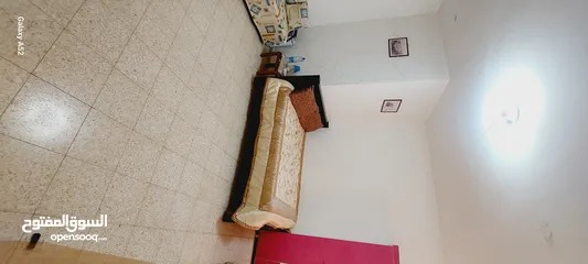  3 شقة للبيع مع العفش