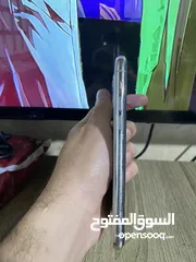  6 iPhone 11pro  بسعر رمزي