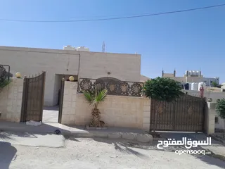 12 بيت مستقل للبيع