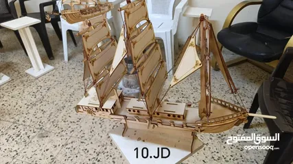  2 سفن خشبية للبيع