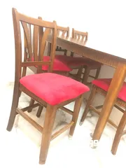  2 طاولة مع 6 كراسي وارد السفارة البريطانيه