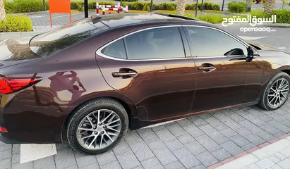  8 لكزس ES350 وارد 2017 للبيع او البدل مع بيكاب حادث جداً بسيط