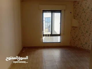  5 شقة مميزة للبيع في موقع مميز في الدوار السابع طابق ثالث 131م بتشطيبات راقيه / ref 9546