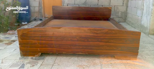  2 تخت مجوز للبيع