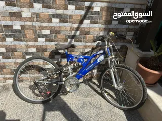  2 ‏بسكليت للبيع بسعر 20 دينار