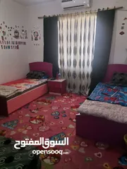  2 3 أسرة أطفال بحالة جيدة – بدون فرشات للبيع المستعجل
