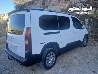  2 بيجو ريفتر 7 مقاعد