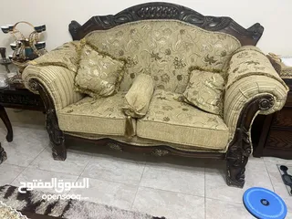 2 طقم كنب زان مع طاولات وسط