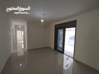  25 شقه مع حديقه للبيع