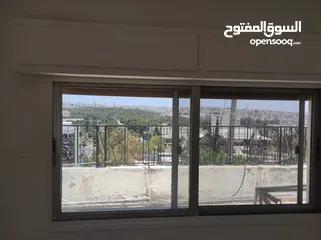  9 للايجار روف بإطلالة مميزة