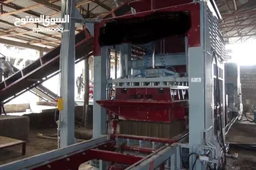  7 concrete press machines*** machine presse à béton****آلات الخرسانة