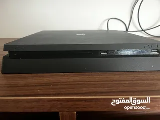  1 بلايستيشن 4 مستعملة مع إيد للبيع  Used Play station 4 for sale with one controller