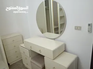  4 اثاث جديد لم يستخدم بداعي السفر