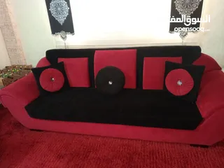  2 طقم كنب تفصيل خشب سويد معه طاولة وسط تفصيل وسجاده