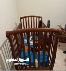  6 تخت بيبي بحاله الوكاله  بحاله ممتازه    كرسي طعام كرسي سياره ..car seat...بحاله الوكاله...كل الأغراض