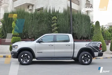  2 Dodge RAM Rebel 2022 وارد الوكالة و صيانة الوكالة   او تحت الكفالة قطعت 17,000 كم فقط! اوتوسكور 93٪؜