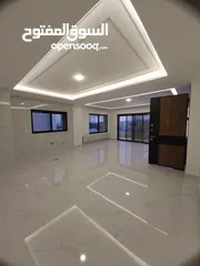  3 خلدا 195م مع بلكونة مطله بسعر مغري