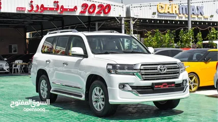  1 Toyota Land Cruiser 2016 GCC V6 - With sunroof