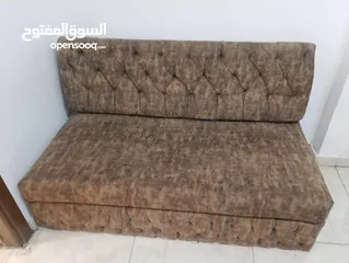  3 طاولة مكتب + كنبايتين بسعر حرق