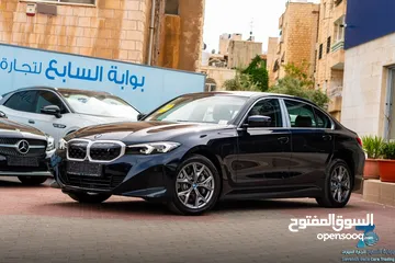  1 BMW i3 eDrive 35L 2024
