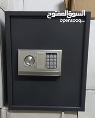  2 اثاث حديد خزنة نقود ماليه و بنوك..... قاصة اموال حديد حجم كبير وزن 18 كليو