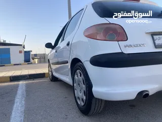  2 بيجو 206 اتوماتيك للبيع او البدل على بيكانتو حديث