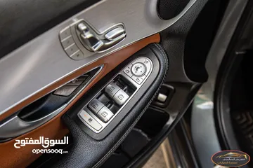  13 Mercedes C200 2019 Mild hybrid Amg kit Night Package   السيارة وارد الشركة و قطعت مسافة 83,000 كم