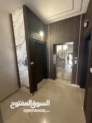  13 شقه ارضيه جديده مع تراس و كراج لم تُسكن بعد للبيع