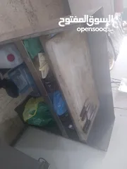 5 عدة مطعم مستعمل بحاله جيده للبيع بداعي السفر يوجد  متفرقات كثيره جاطات ستيل طناجر صواني ميزان