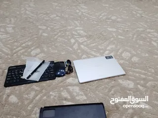  10 ايباد بس محروقه شاشته وكاله مع كرتونته بكل اغراض مكيسه له عندي اسبوع