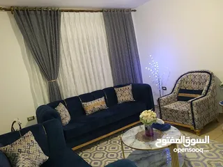  2 أثاث نظيف ( غرفة نوم ، غرفة جلوس ، غرفة ضيوف مع سفره ) شبه جديد
