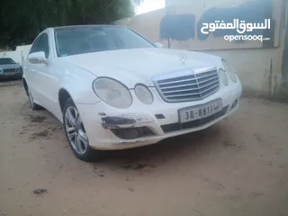  14 Mercedes Benz E350