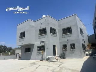  2 طابقين مع جنينه