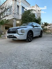  3 MITSUBISHI OUTLANDER  MONTERO SPORT