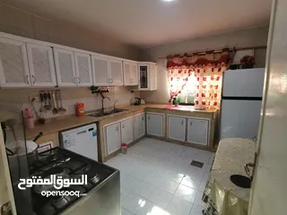 3 شقة طابق كامل للبيع في جبل النصر