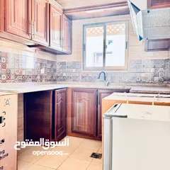  4 شقه مفروشه