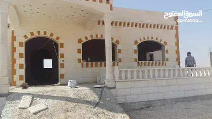 5 تكحيل وبناء الحجر وتنظيف الحجر رملي ومائي والحديد بالرمل
