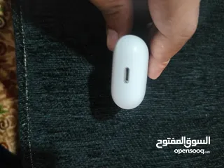  2 سماعات اير بودز 2