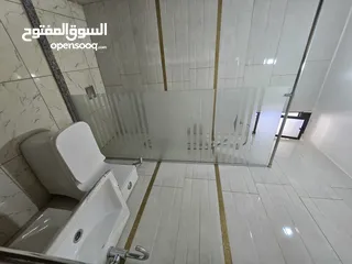  12 شقة يوبر ديلوكس طابق اخير مع روف مساحة 209 م ابو علندا إسكان الكهرباء