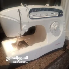  4 ماكينة خياطة سنجر بحالة الوكالة