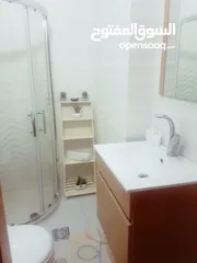  6 شقه للايجار