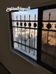  2 تسليم شبابيك مستعمل المنيوم وأبواب وواجهات على المقاس مستعمل بحال الوكالة