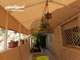  7 رقم الاعلان (3165) فيلا للبيع في ابو نصير خلف مسجد الهدى