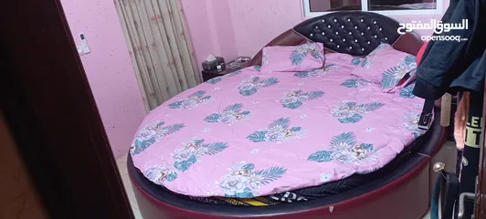  7 غرفة نوم دائرية ملوكية راقية جدا