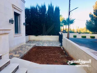  2 فيلا مستقلة و مميزة للبيع في عبدون مع مسبح خاص و حديقة