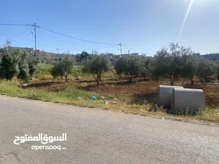  3 قطعتان ارض للبيع احدهما تجاري و الاخرى سكني ب على مدخل ذيبان /مادبا