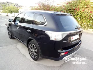  4 Mitsubishi Outlander 3.0L 2015 Black V6 7Seat Full Option 4x4 Well Maintained Urgent Sale