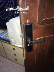  12 Smartdoor lock