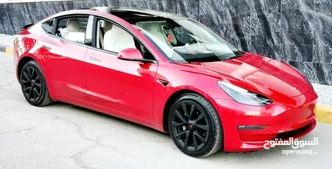  24 تيسلا 2022 model 3 فحص كامل 4 جــيـــد بدون ملاحظات غرفة جلد ابيض لون مميز بحالة الوكالة بسعر لقطة