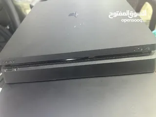  6 PS4 slim جهاز بليستيشين 4 سلم مع 4 ايادي تحكم و اشتراك للبيع مع 4 ايادي تحكم